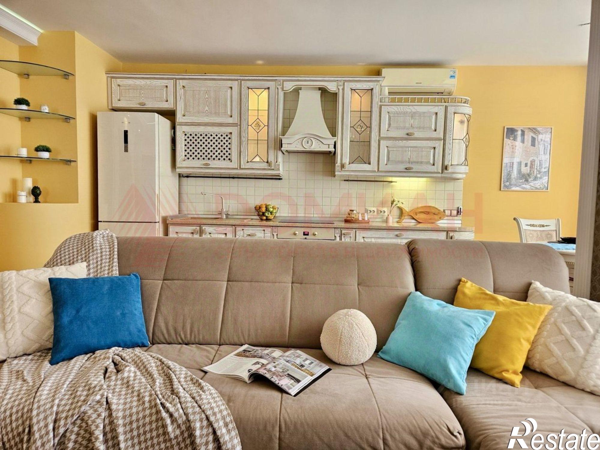 Купить квартиру за 10 500 000 рублей на бульвар Комарова, 12/1