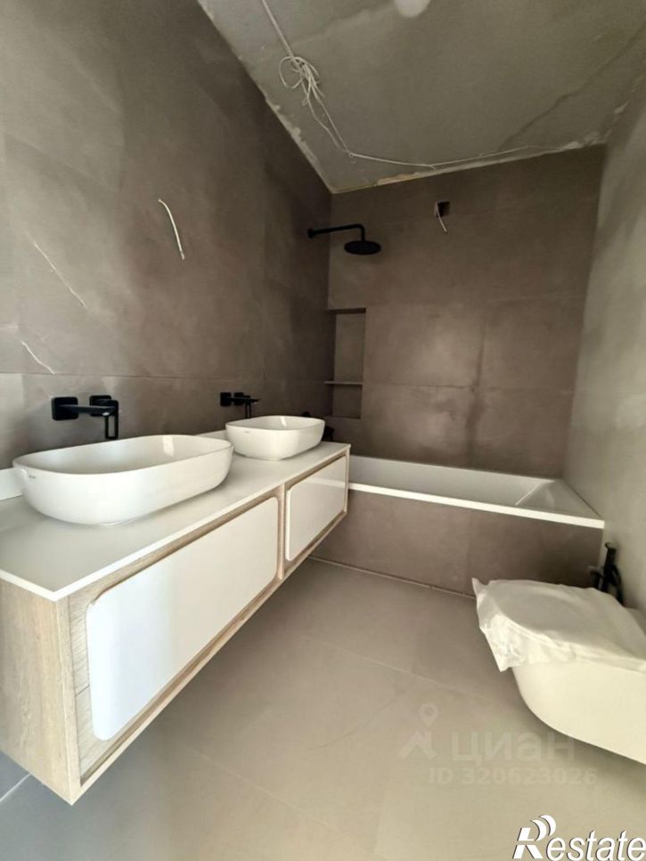 3-комн квартира ул Бориса Слюсаря, 6/6 3,  д. 6/6 3,  к. 3