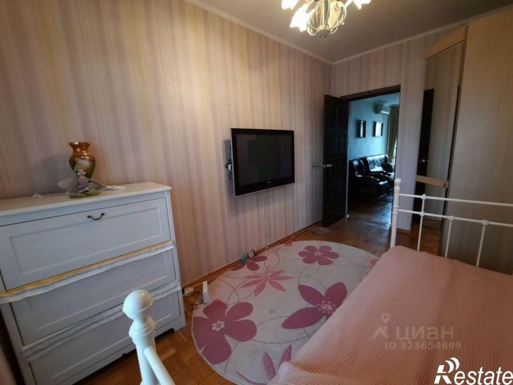 3-комн квартира улица Веры Пановой, 32,  д. 32