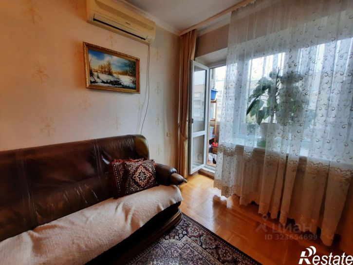 3-комн квартира улица Веры Пановой, 32,  д. 32