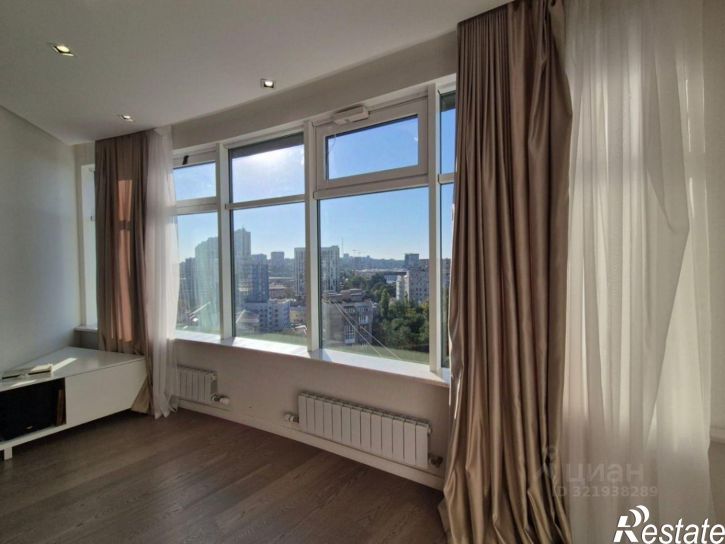 3-комн квартира Будённовский проспект, 66,  д. 66