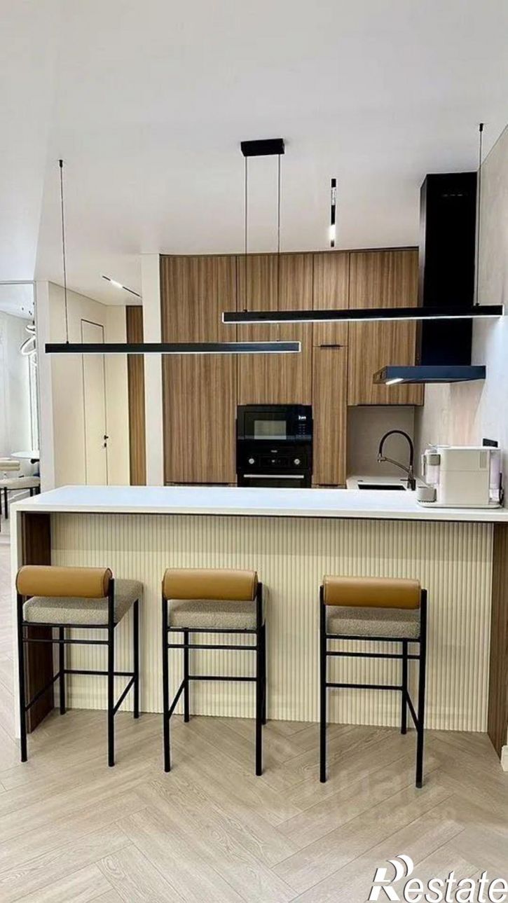 3-комн квартира улица Ларина, 45 с6,  д. 45 с6