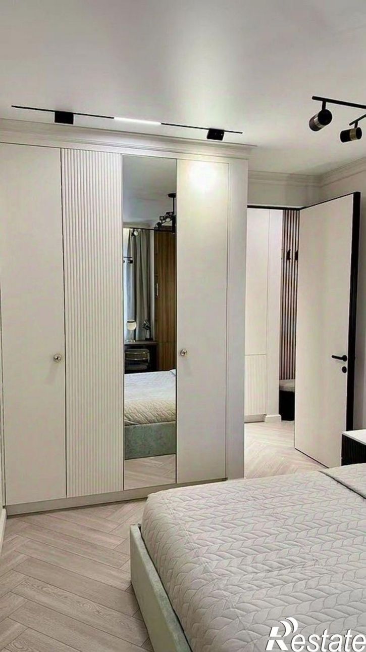 3-комн квартира улица Ларина, 45 с6,  д. 45 с6