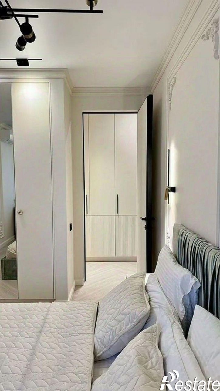 3-комн квартира улица Ларина, 45 с6,  д. 45 с6