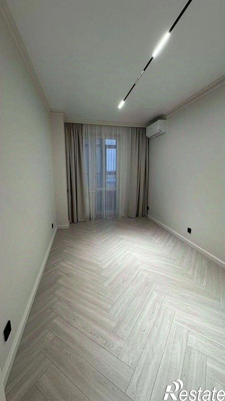 3-комн квартира улица Ларина, 45 с6,  д. 45 с6