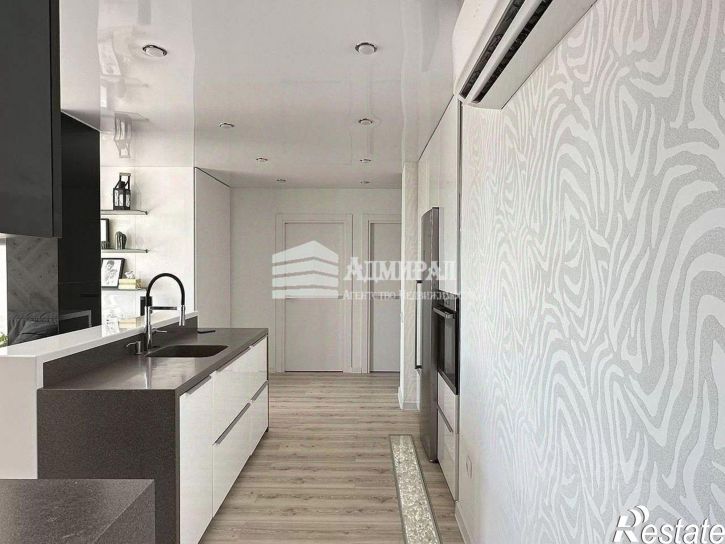 4-комн квартира 23-я линия, 6,  д. 6