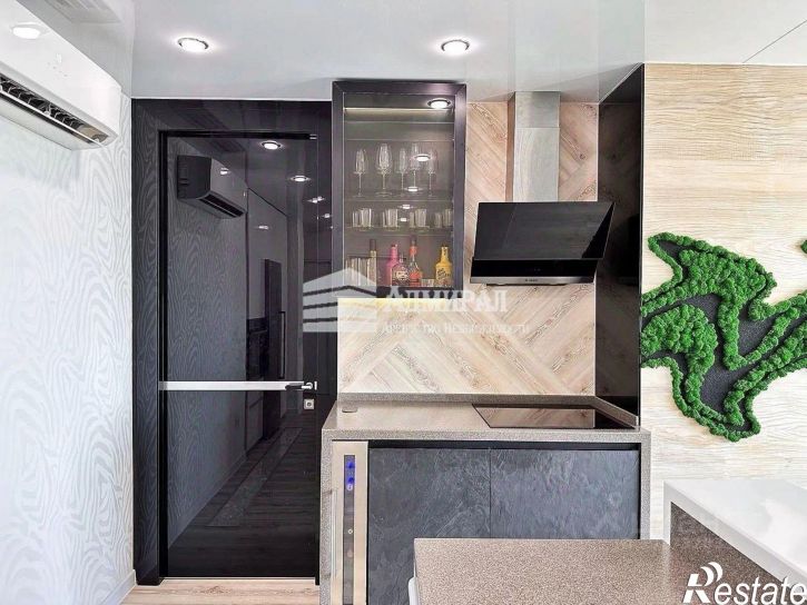 4-комн квартира 23-я линия, 6,  д. 6