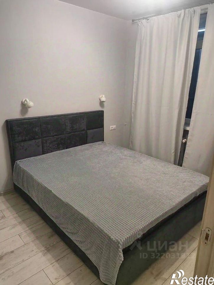 2-комн квартира проспект Сиверса, 32,  д. 32