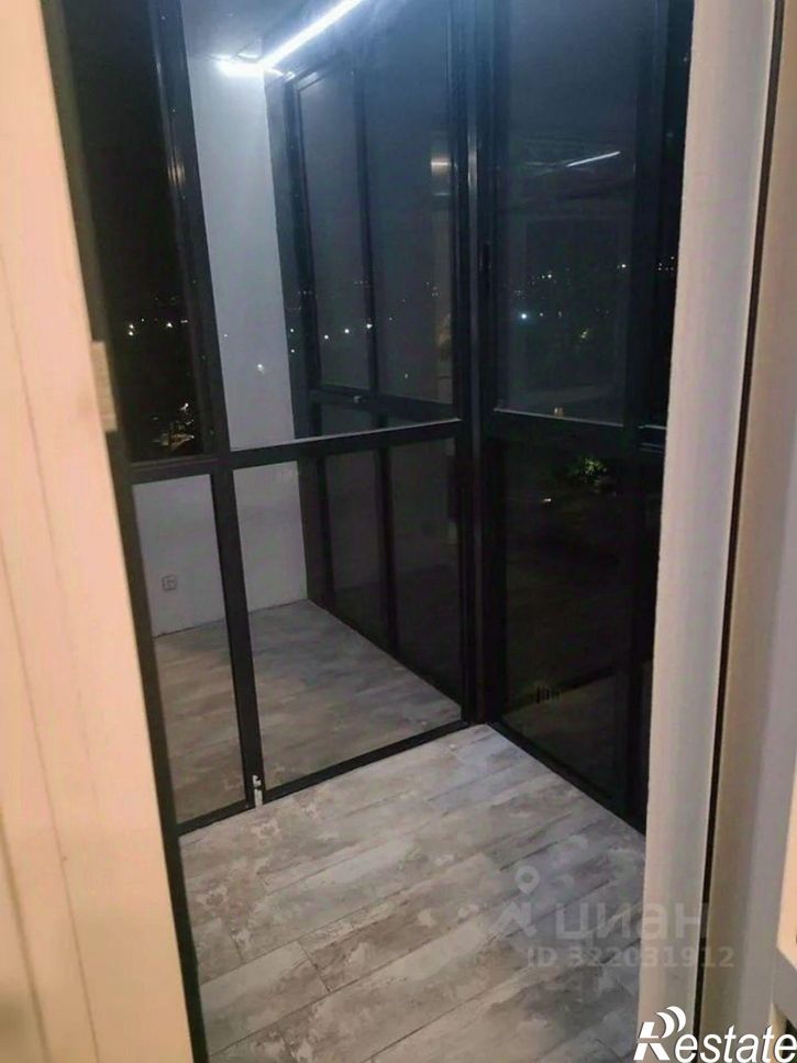 2-комн квартира проспект Сиверса, 32,  д. 32