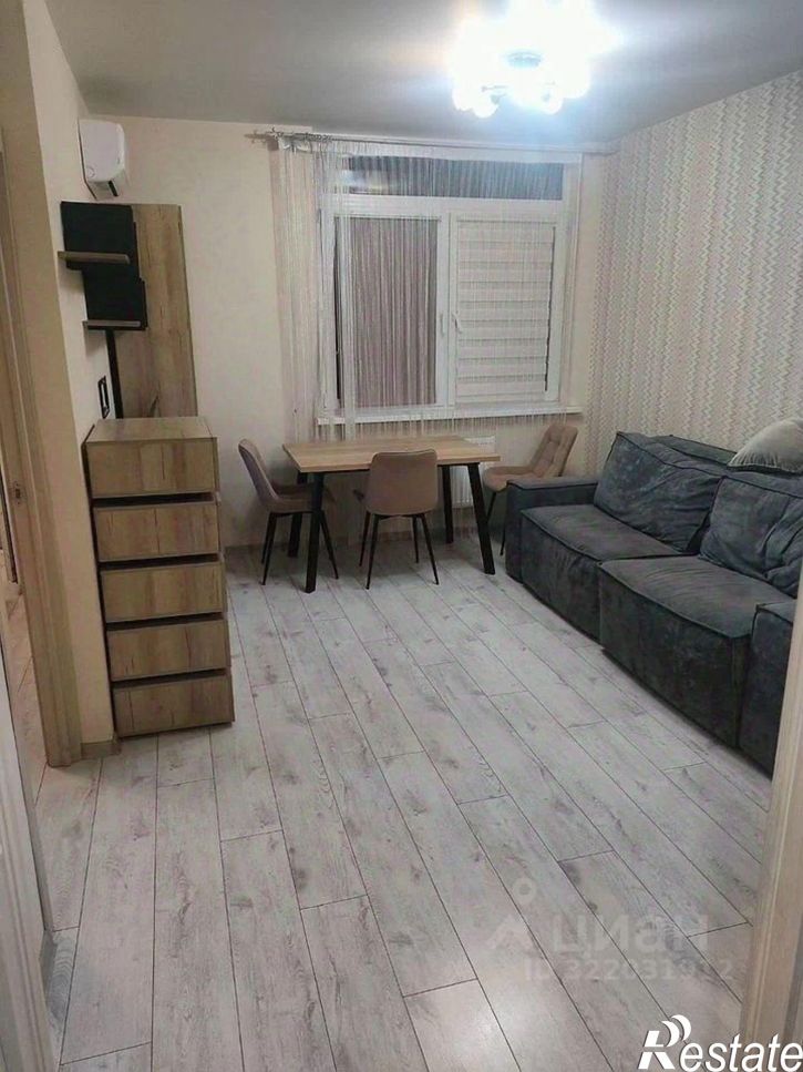 2-комн квартира проспект Сиверса, 32,  д. 32