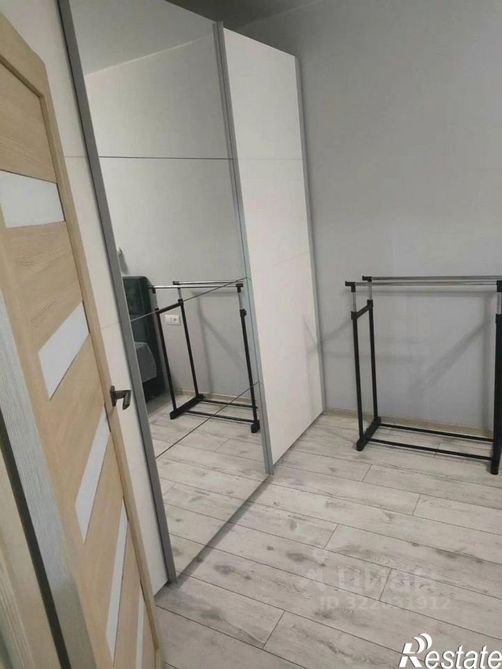 2-комн квартира проспект Сиверса, 32,  д. 32