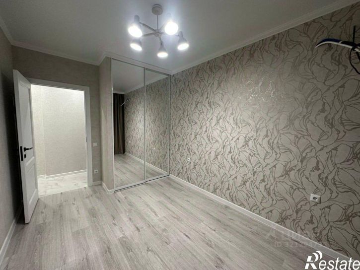 3-комн квартира улица Ларина, 45 с6,  д. 45 с6