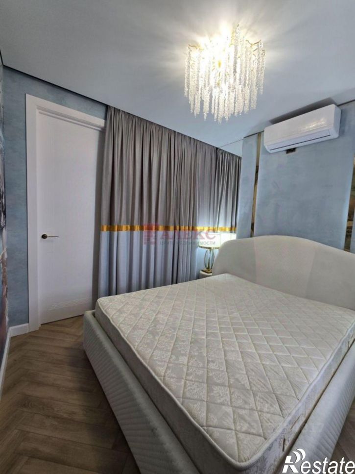 2-комн квартира улица Ларина, 45 с6,  д. 45 с6