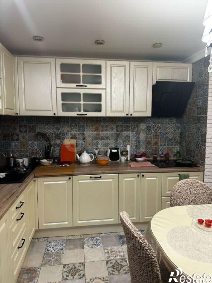 4-комн квартира бульвар Комарова, 1М,  д. 1М