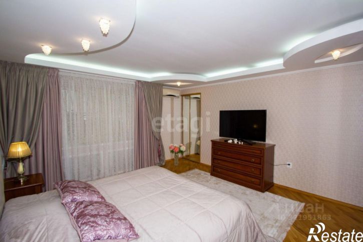 5-комн квартира улица Налбандяна, 92/24,  д. 92/24