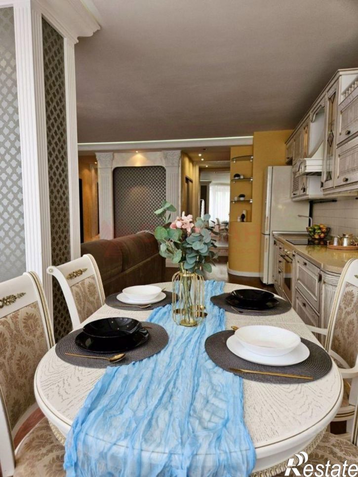 2-комн квартира бульвар Комарова, 12/1,  д. 12/1