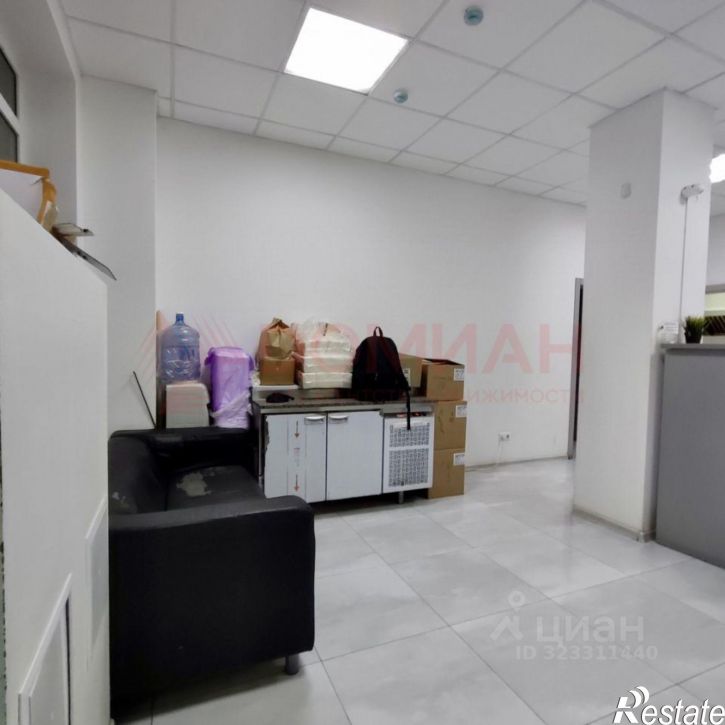 Помещение свободного назначения улица Малюгиной, 136,  д. 136