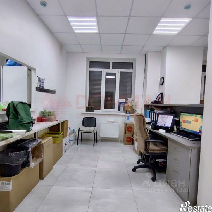 Помещение свободного назначения улица Малюгиной, 136,  д. 136