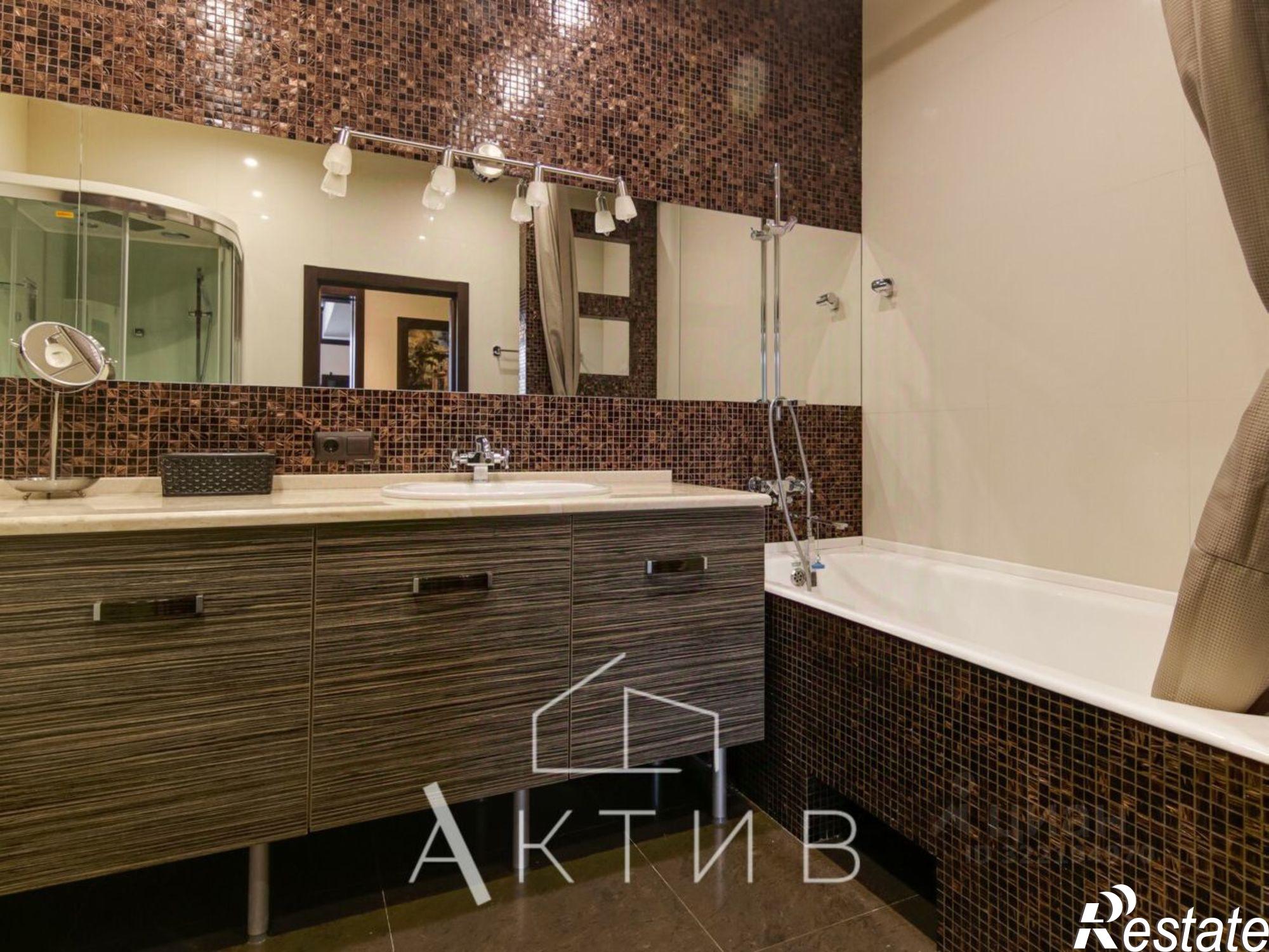 Сдать квартиру за 100 000 рублей на пер Семашко, 3