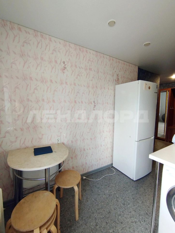 3-комн квартира улица Оганова, 7