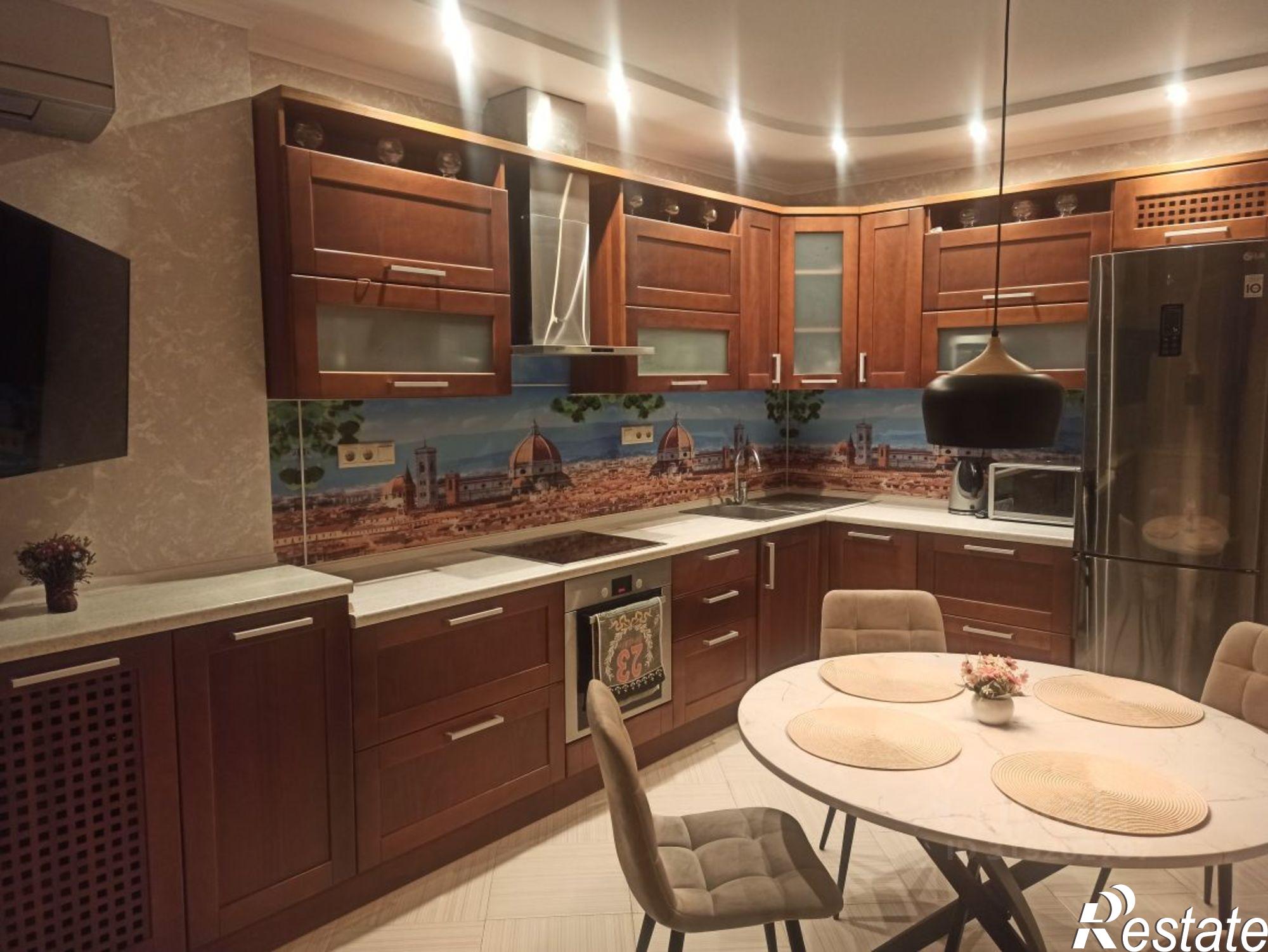 Сдать квартиру за 85 000 рублей на ул Зорге, 11/2