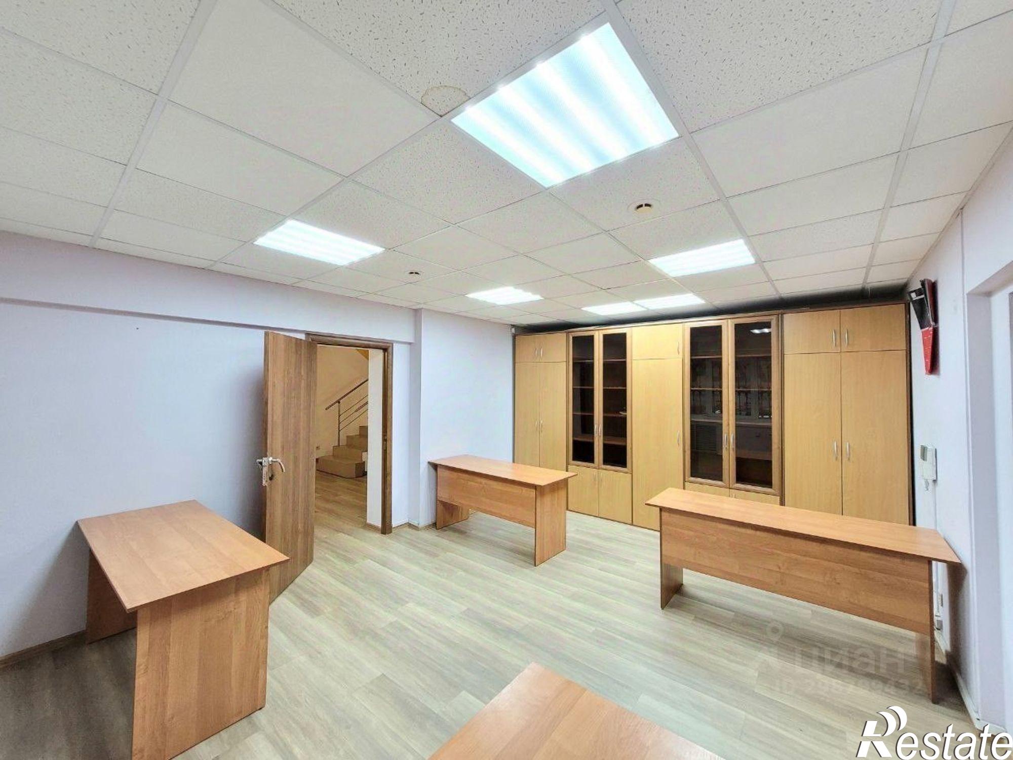 Сдать офис, помещение под офис за 244 588 рублей на улица Обороны, 43