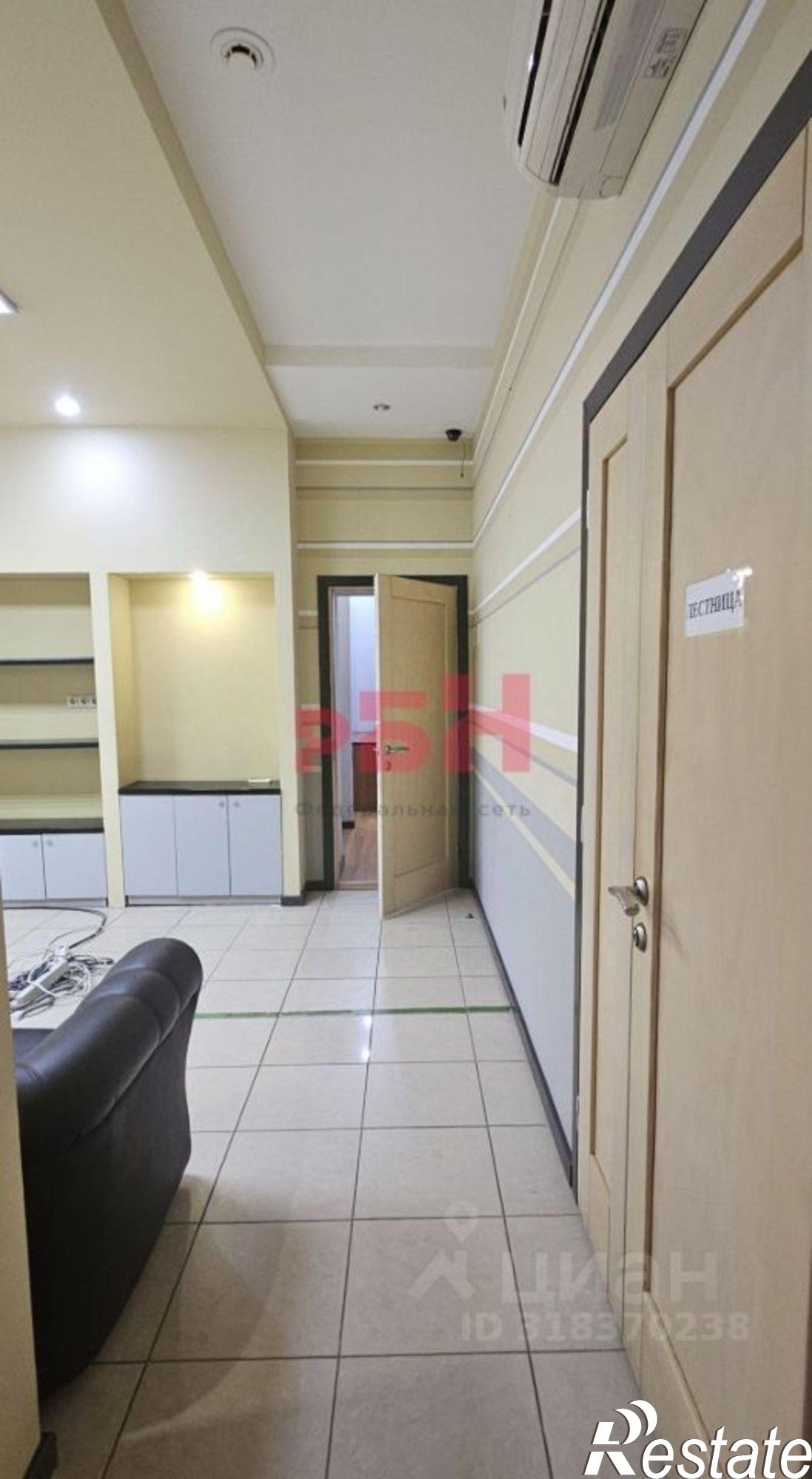 Сдать офис, помещение под офис за 269 648 рублей на 13-я линия, 2