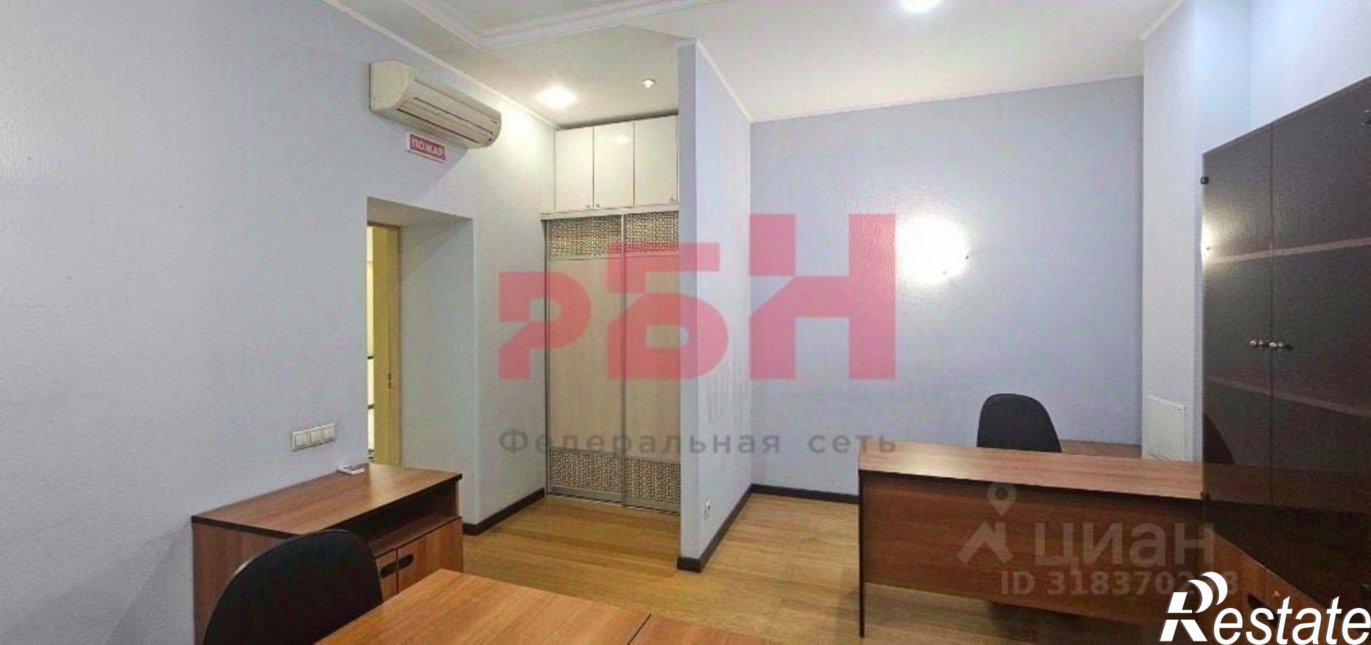 Сдать офис, помещение под офис за 269 648 рублей на 13-я линия, 2