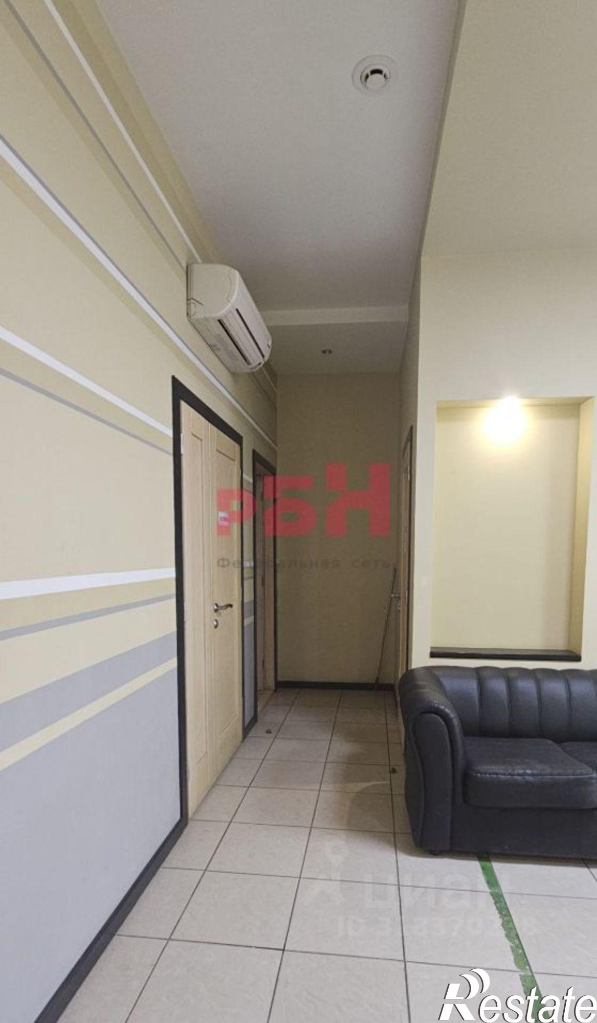 Сдать офис, помещение под офис за 269 648 рублей на 13-я линия, 2