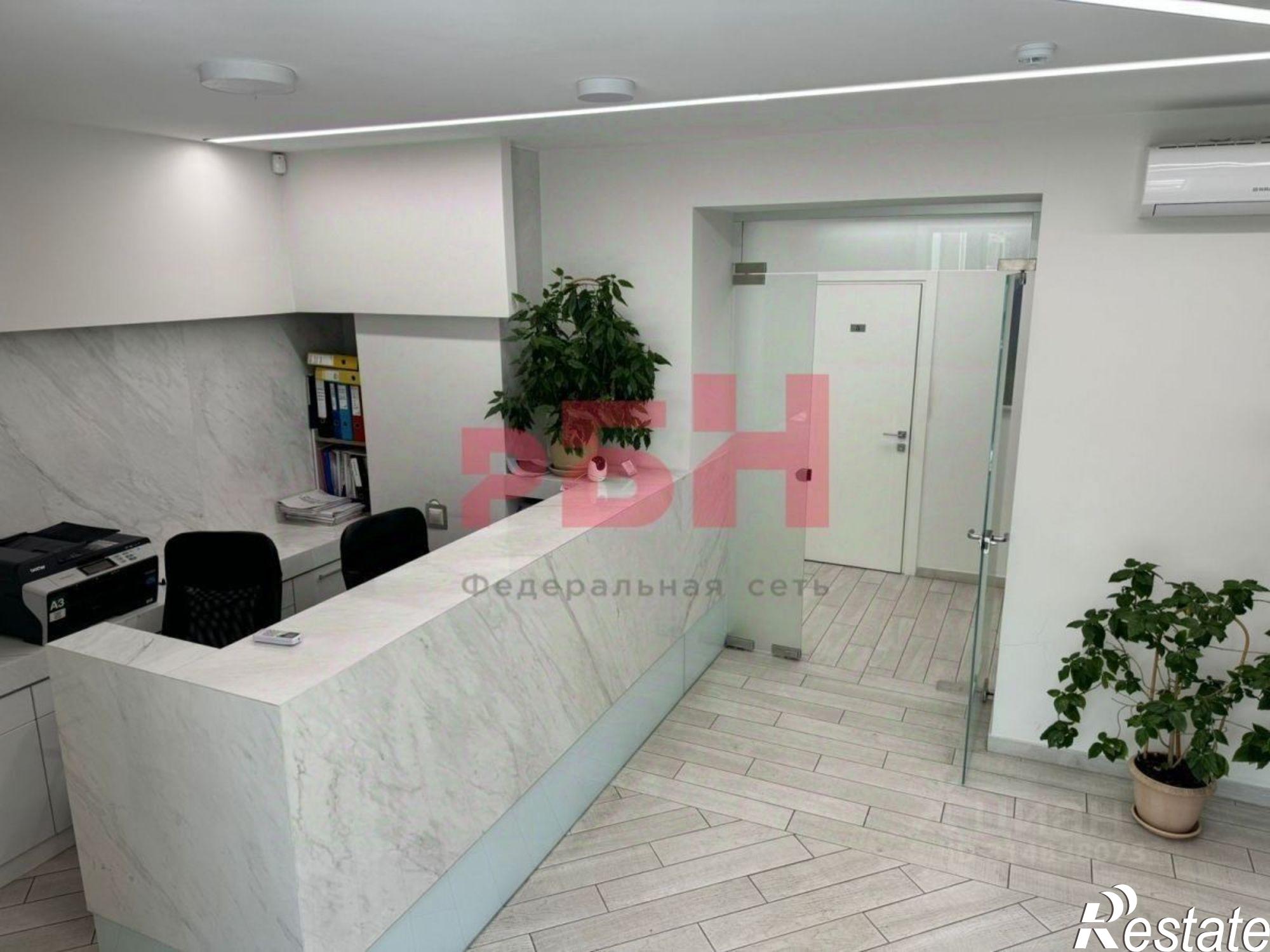 Сдать офис, помещение под офис за 554 000 рублей на улица Каяни, 4