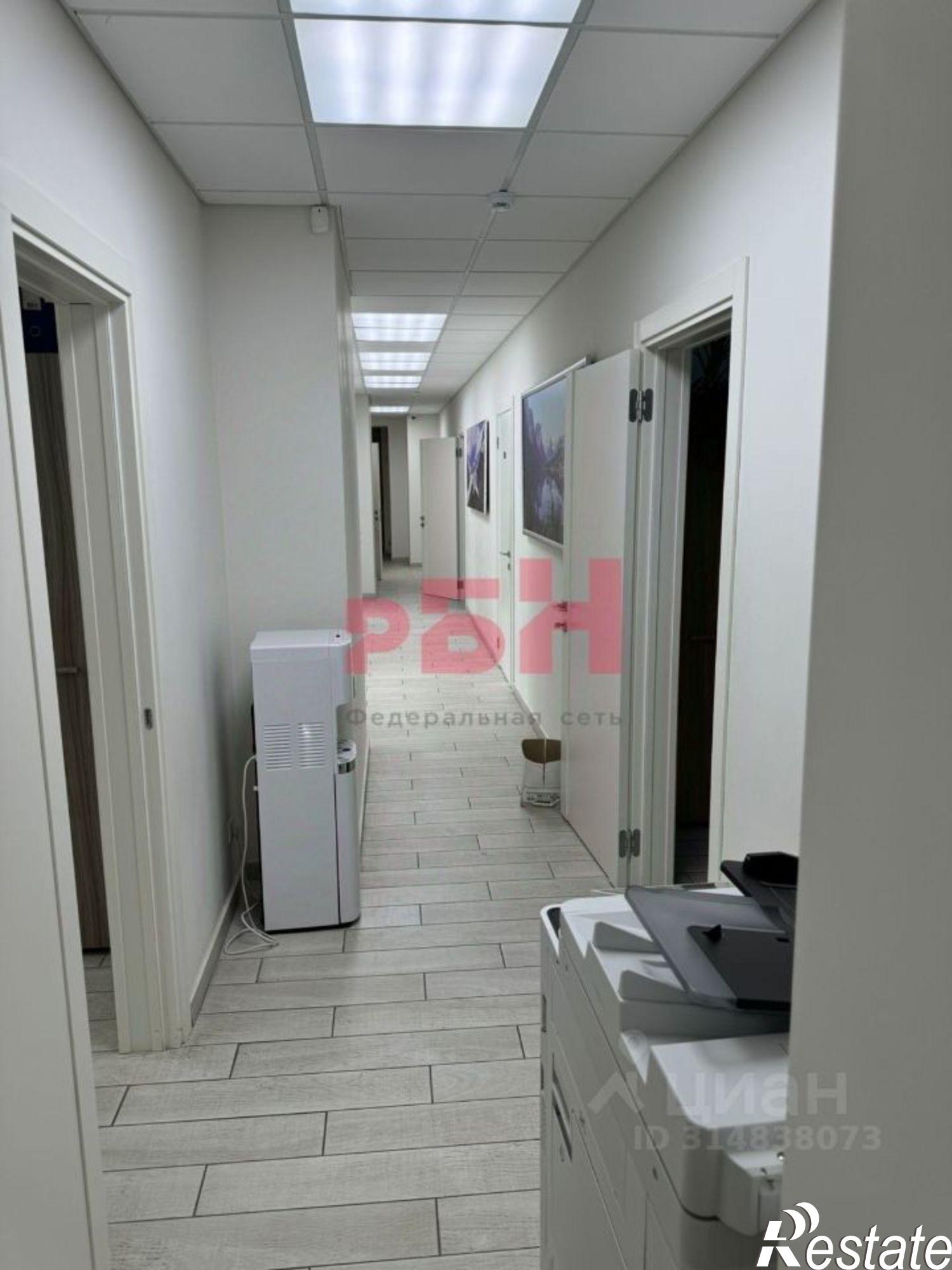 Сдать офис, помещение под офис за 554 000 рублей на улица Каяни, 4