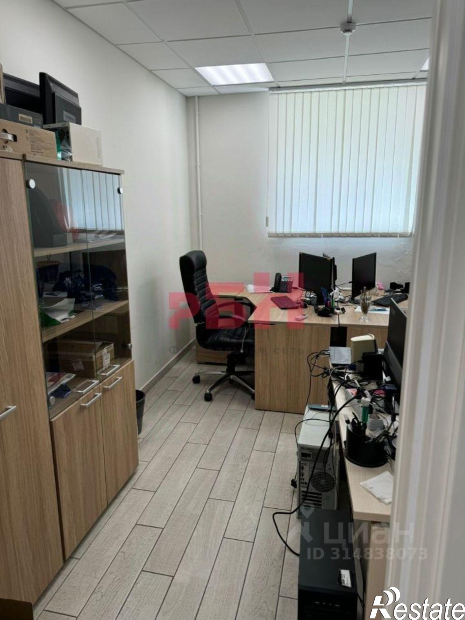 Сдать офис, помещение под офис за 554 000 рублей на улица Каяни, 4