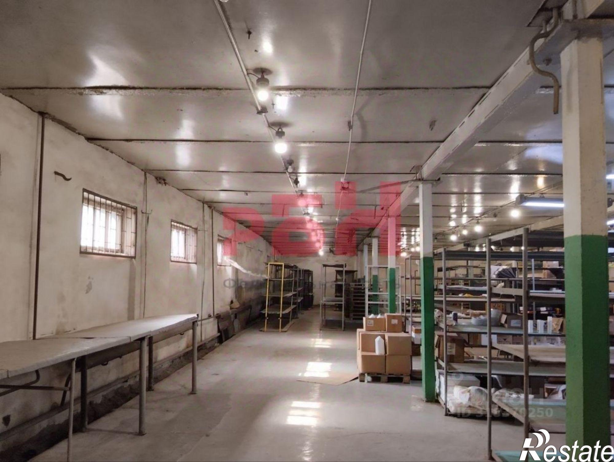 Сдать складское помещение за 528 000 рублей на ул 24-я линия, 20