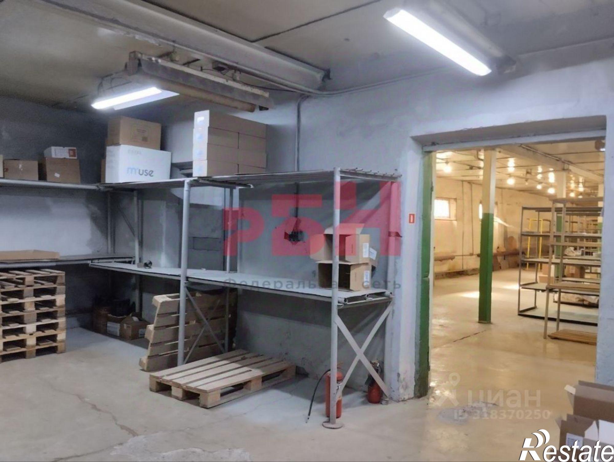 Сдать складское помещение за 528 000 рублей на ул 24-я линия, 20