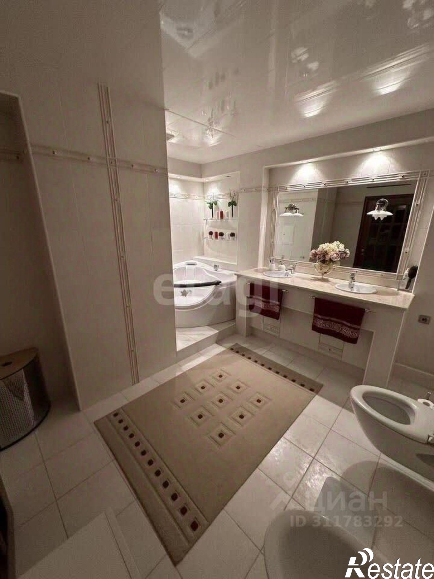 Купить квартиру за 26 000 000 рублей на переулок Островского, 58А