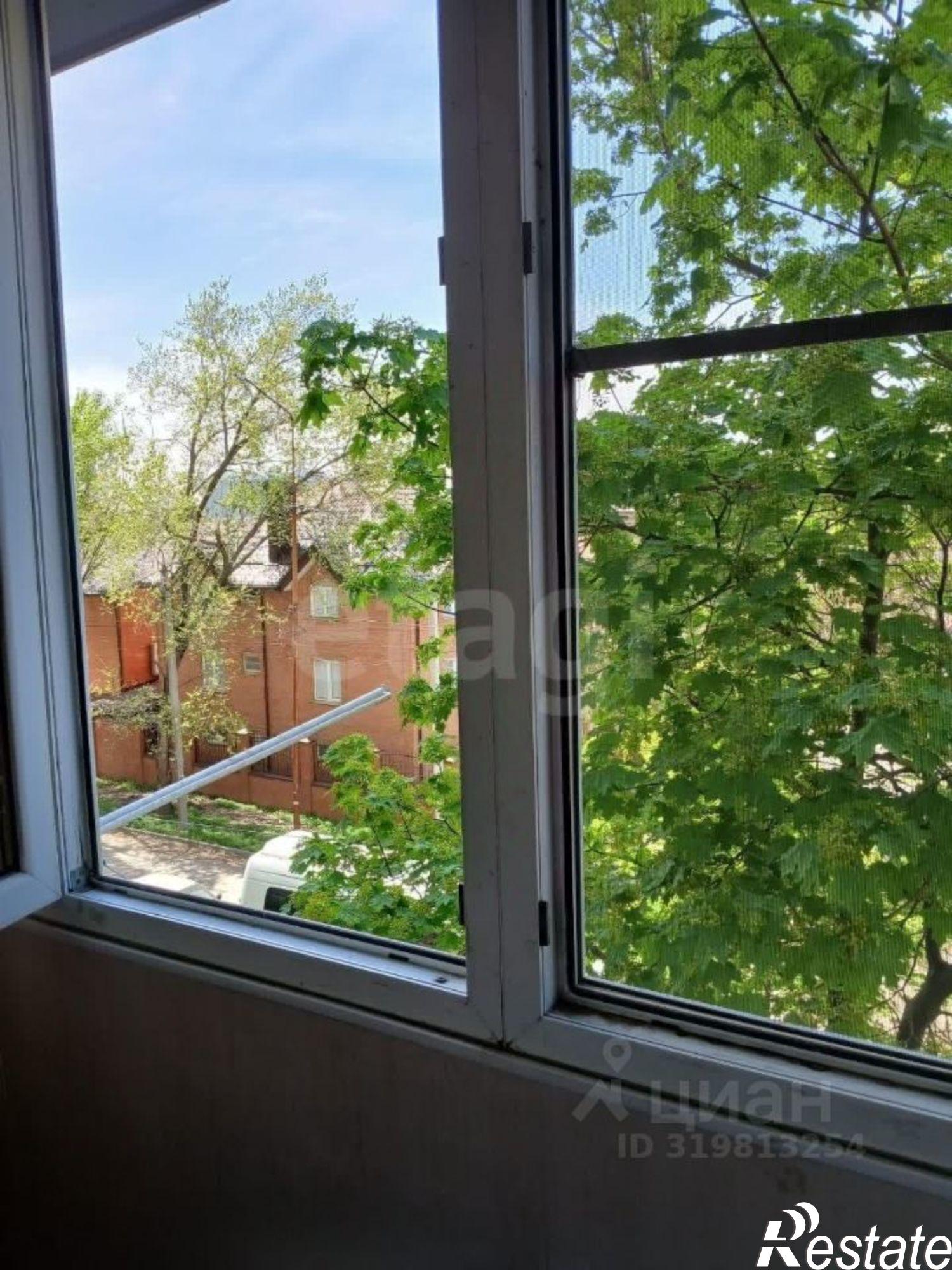 Купить квартиру за 2 500 000 рублей на Тракторная улица, 48А