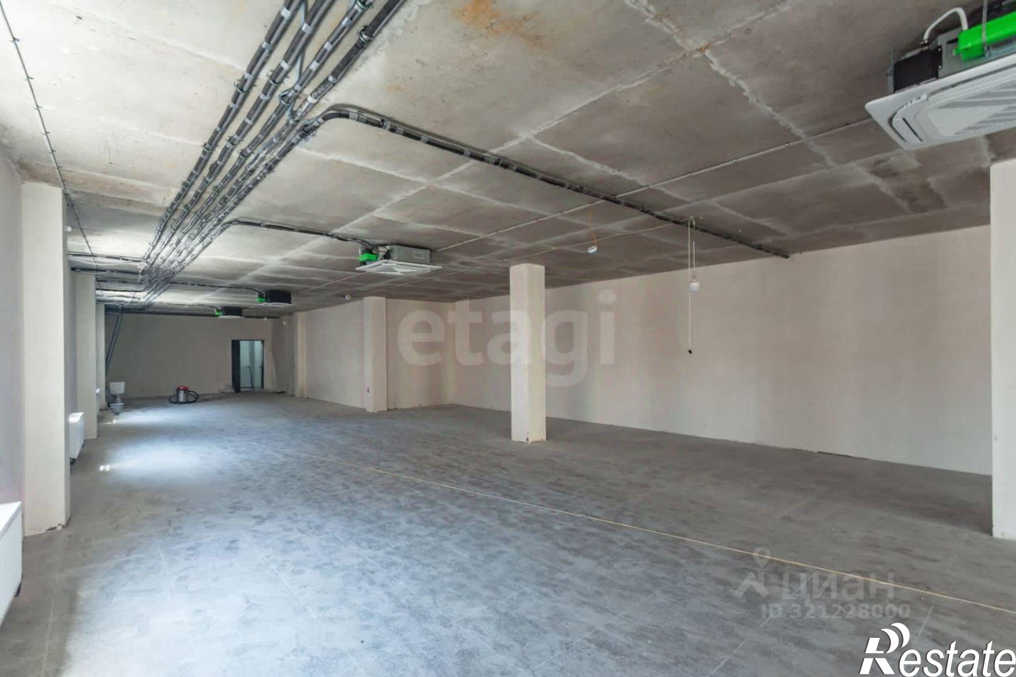 Купить торговое помещение за 260 000 000 рублей на ул Курганная, 104