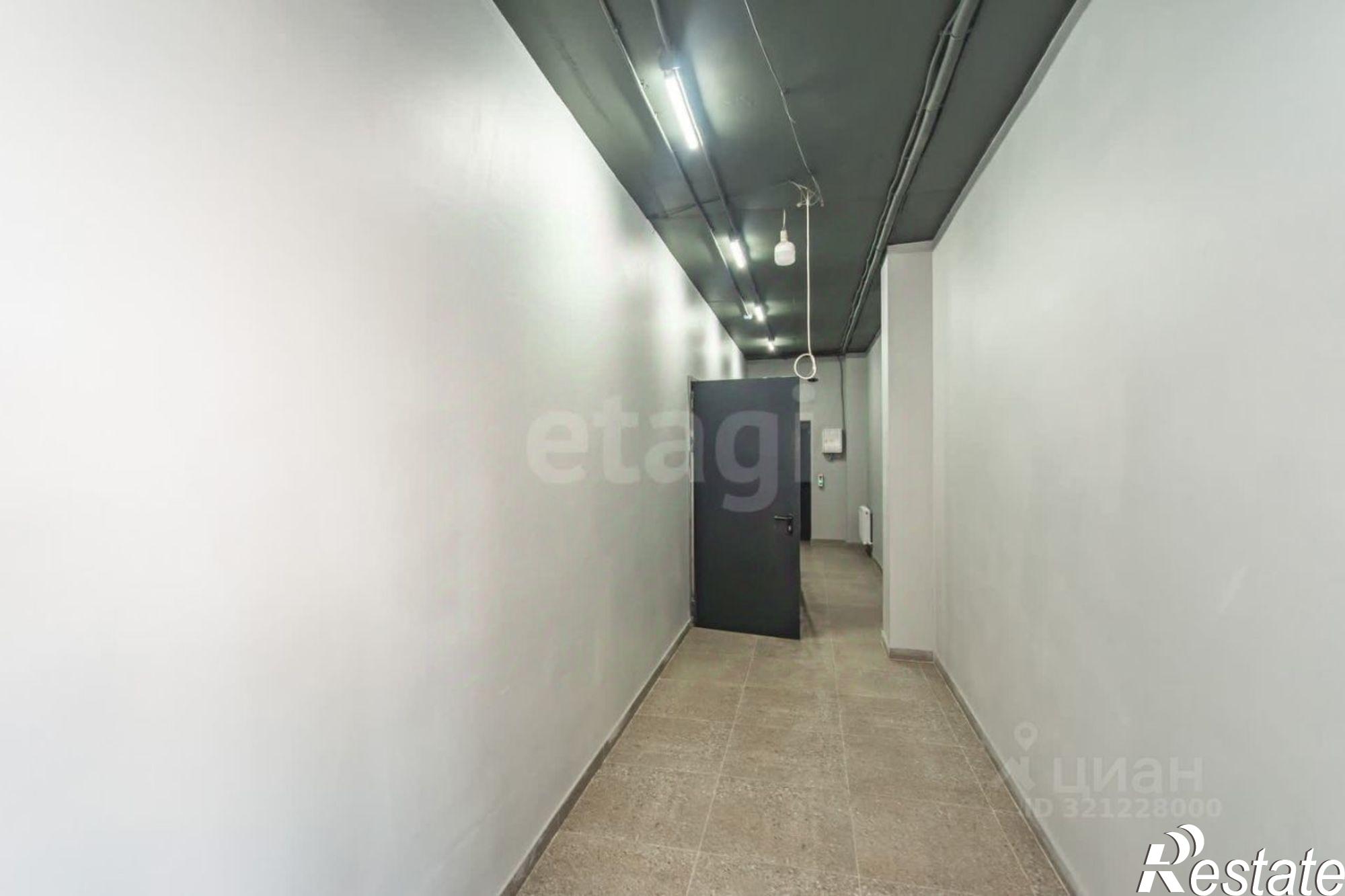 Купить торговое помещение за 260 000 000 рублей на ул Курганная, 104