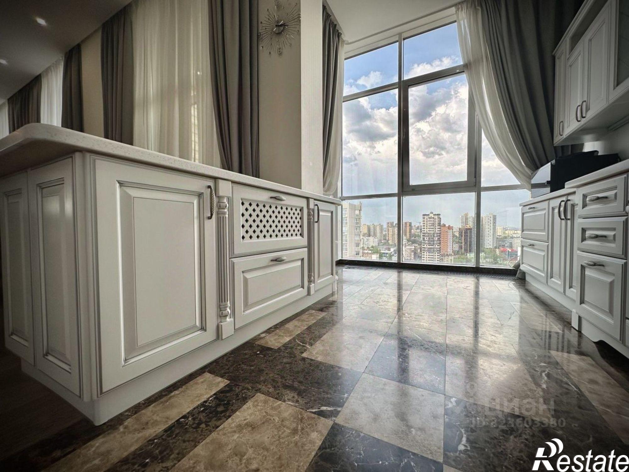 Купить квартиру за 105 000 000 рублей на Кировский проспект, 46