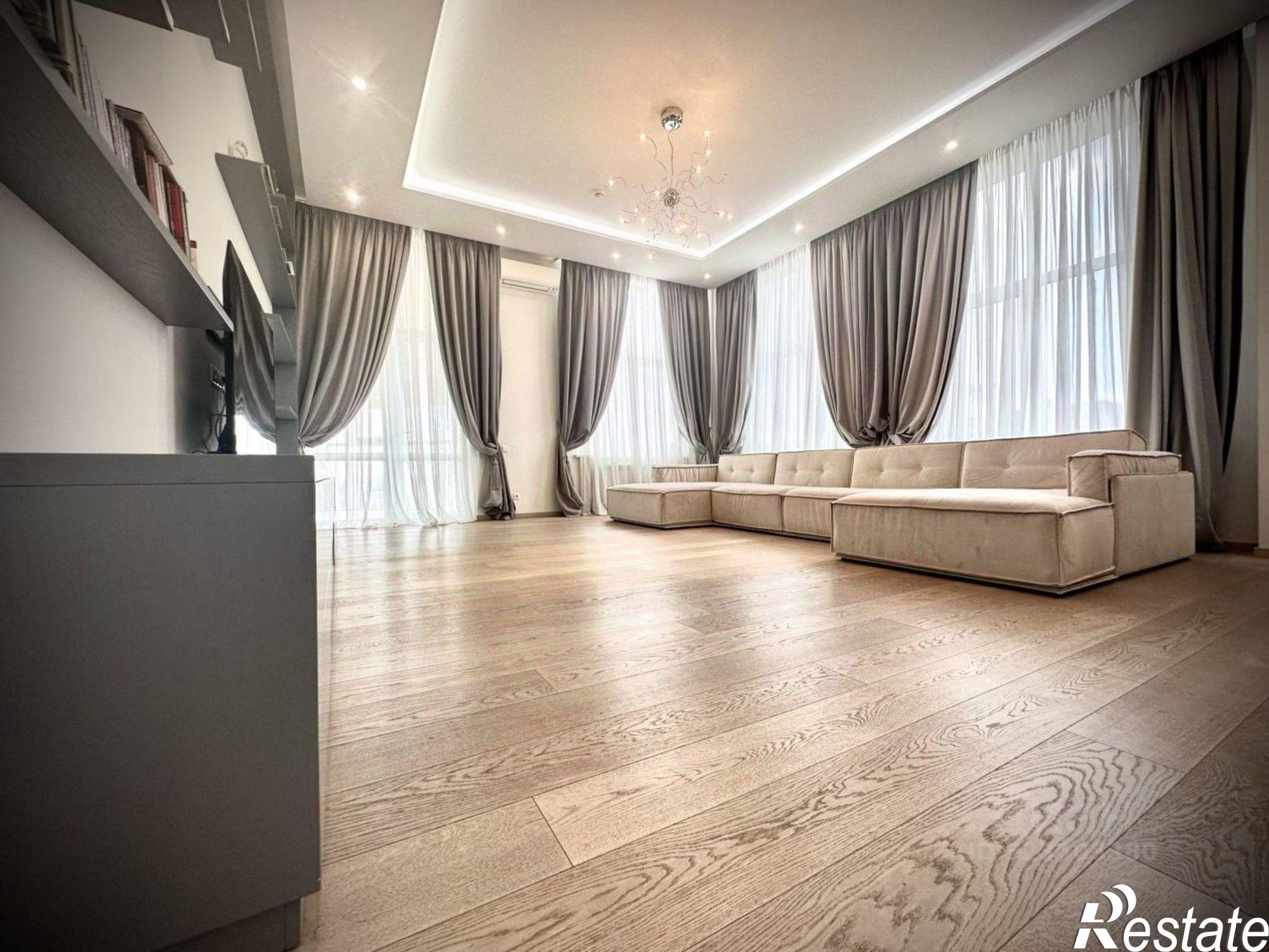 Купить квартиру за 105 000 000 рублей на Кировский проспект, 46