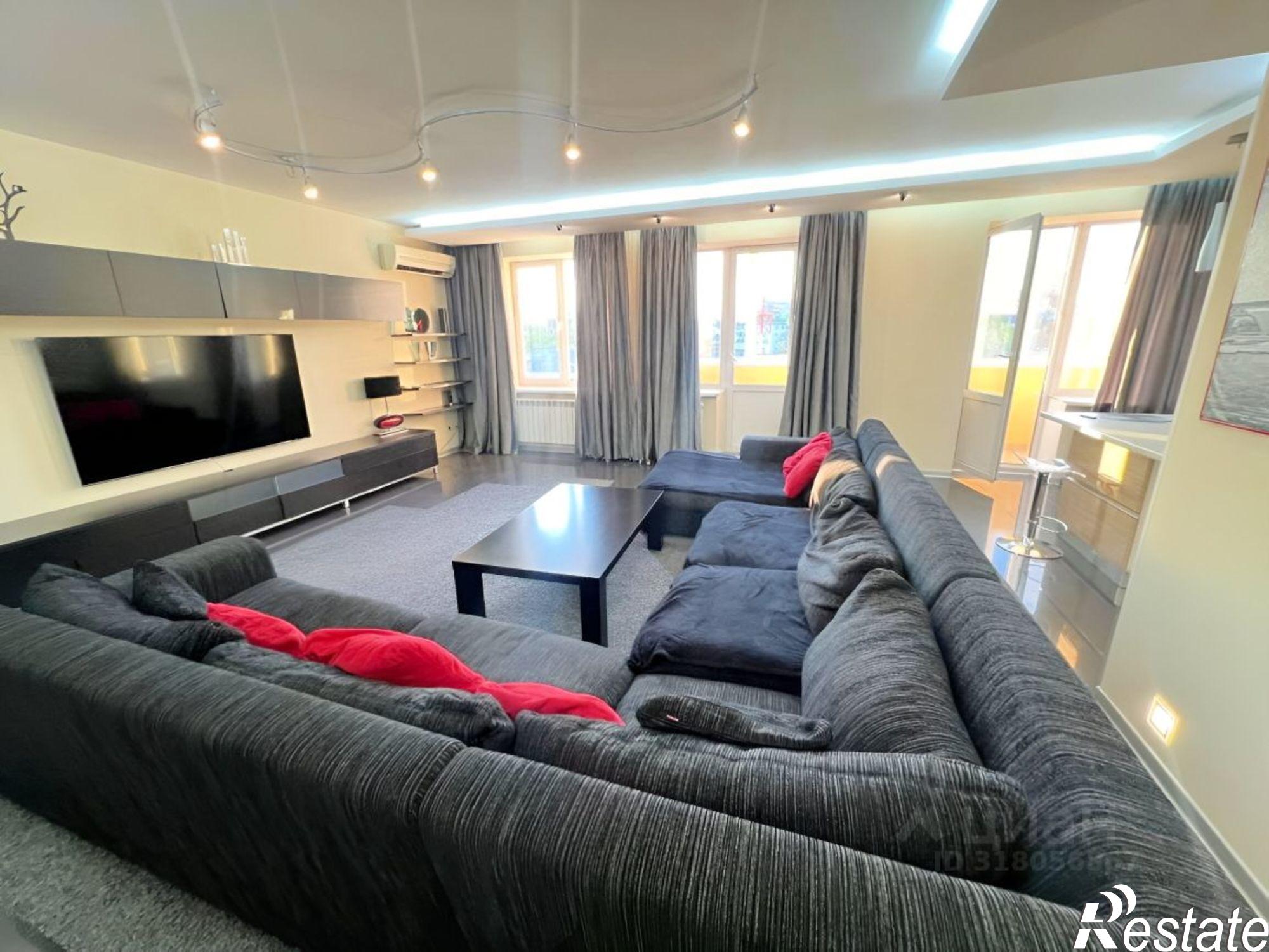 Купить квартиру за 25 490 000 рублей на ул Комсомольская, 3