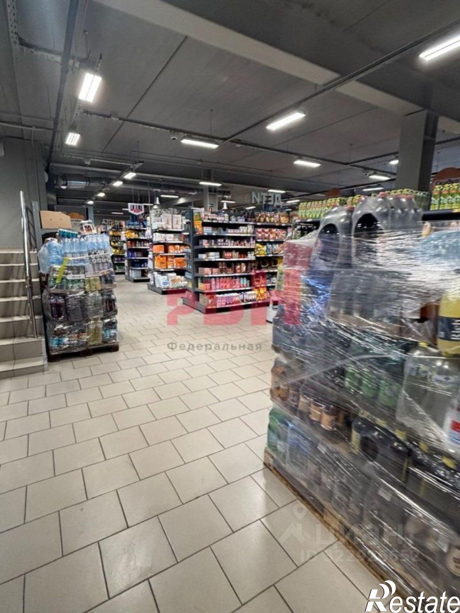 Купить торговое помещение за 120 000 000 рублей на пер Островского, 131