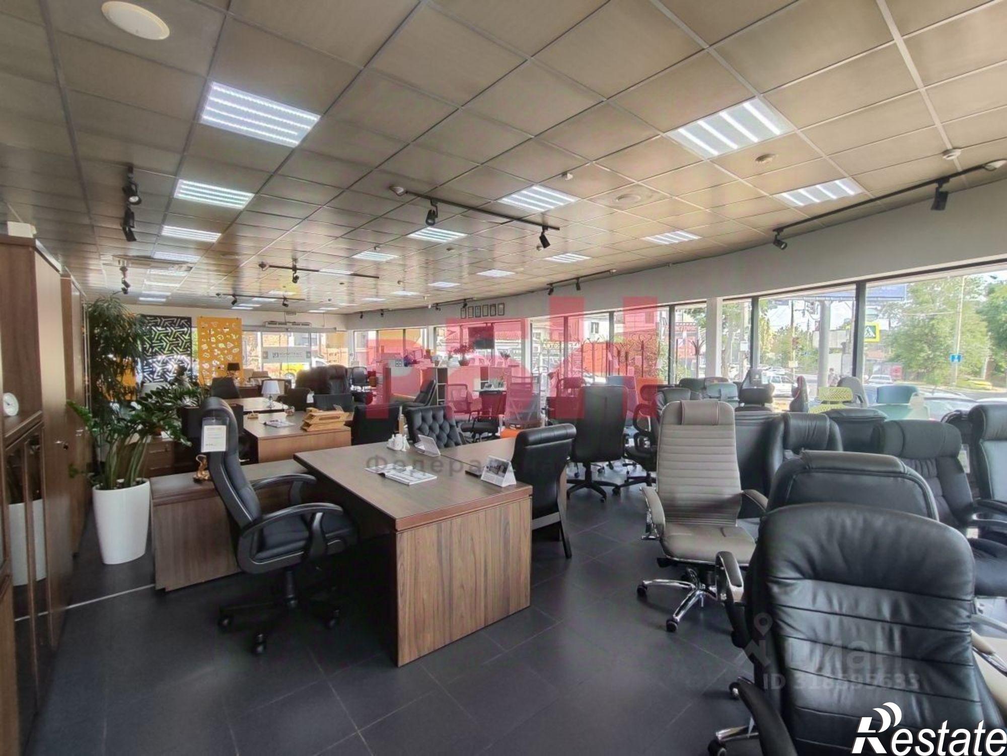 Купить торговое помещение за 149 899 000 рублей на ул Шеболдаева, 20б