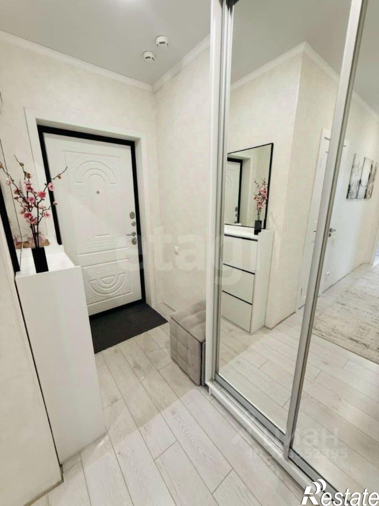 Купить квартиру за 12 500 000 рублей на бульвар Комарова, 18/3 с1