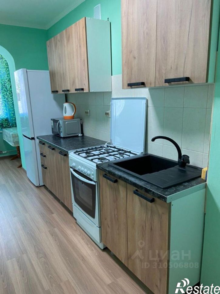 2-комн квартира ул 339-й Стрелковой Дивизии, 27,  д. 27