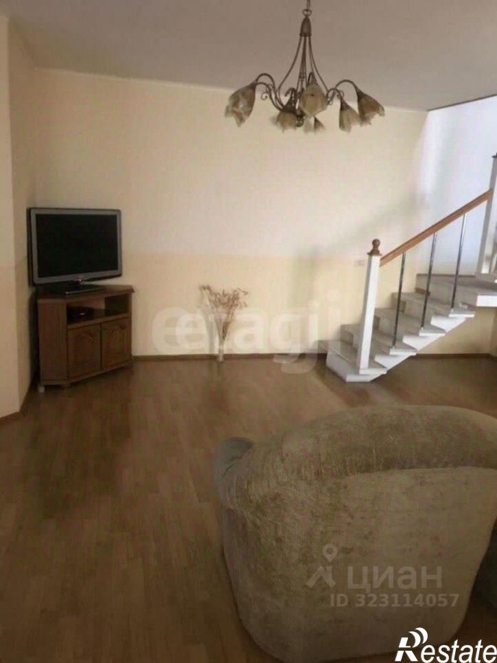 3-комн квартира проспект Стачки, 208,  д. 208