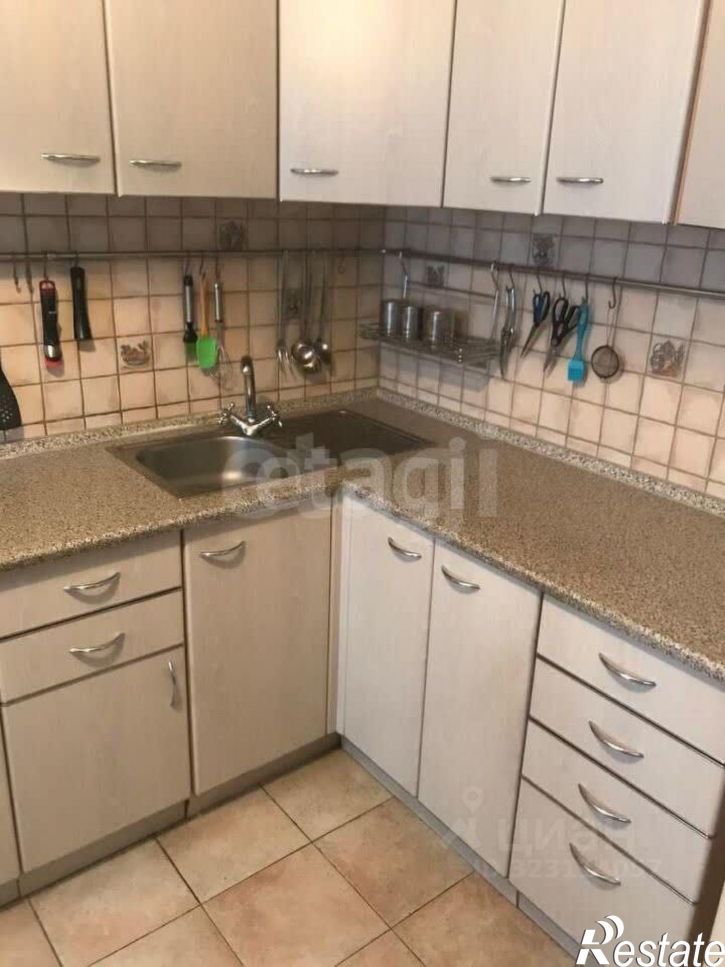 3-комн квартира проспект Стачки, 208,  д. 208