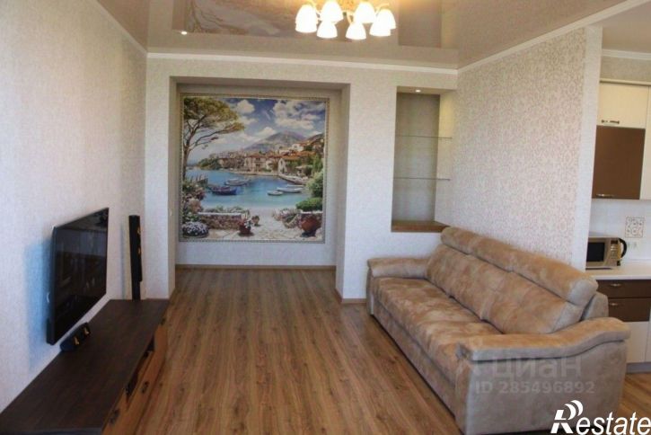 3-комн квартира улица Малюгиной, 220,  д. 220