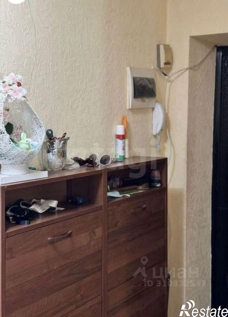 3-комн квартира улица Малюгиной, 284,  д. 284