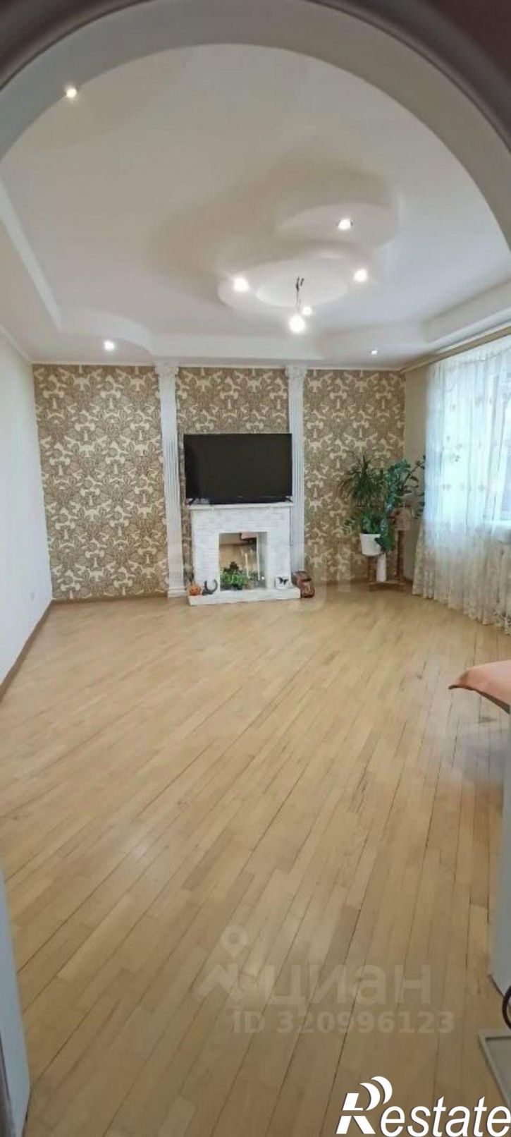 3-комн квартира проспект 40-летия Победы, 37/1,  д. 37/1